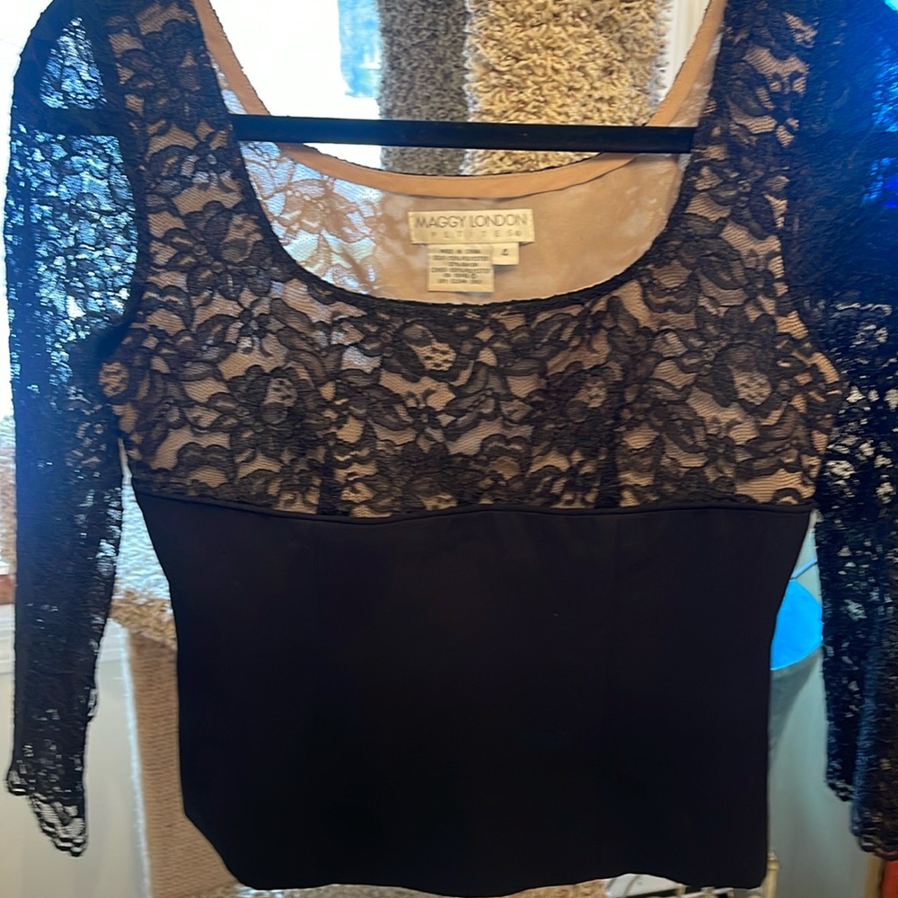 Absolutely stunning feminine blouse for the holiday like new